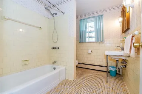 25 Hanaford Drive East Greenwich RI 02818