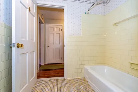 25 Hanaford Drive East Greenwich RI 02818