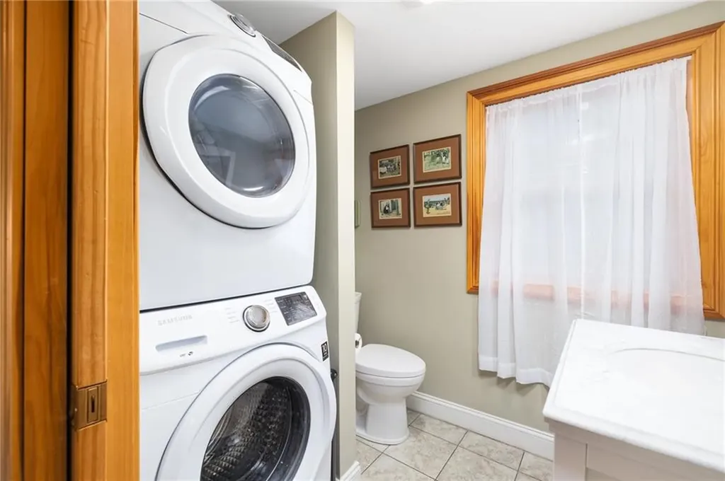 148 Andrew Comstock Road Warwick RI 02886