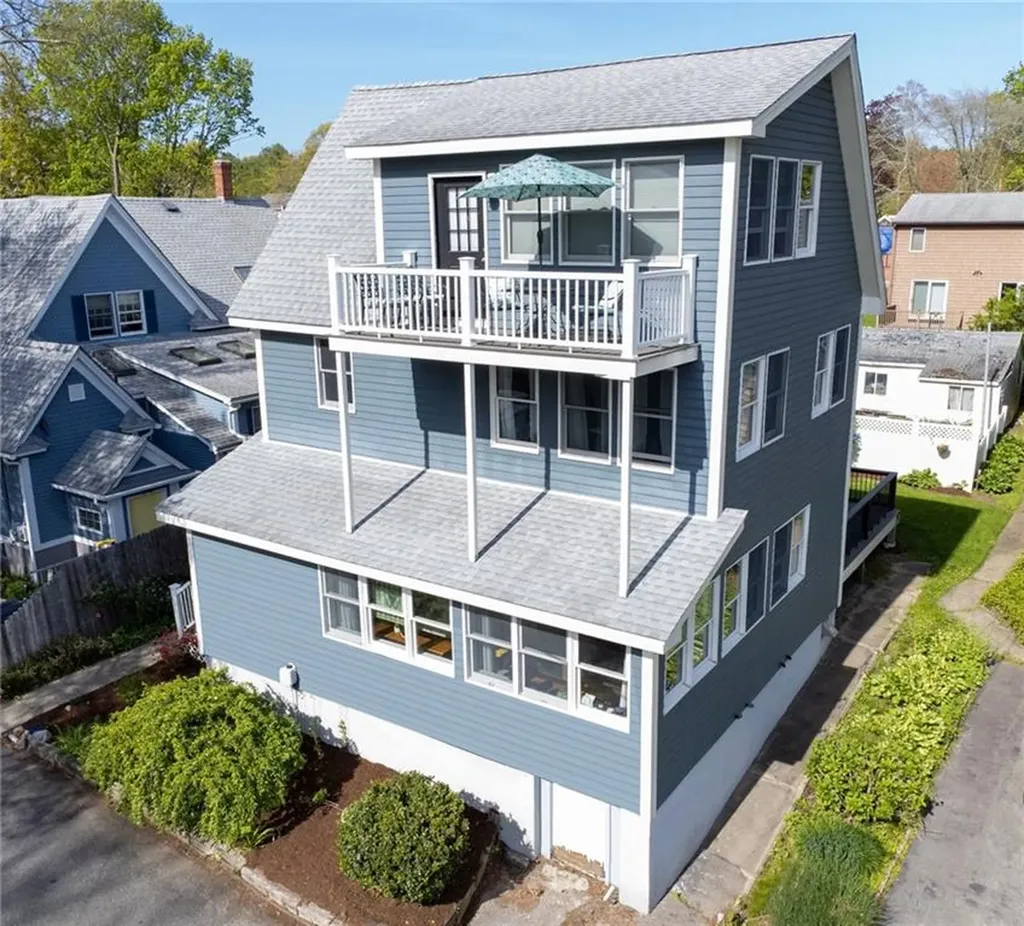 148 Andrew Comstock Road Warwick RI 02886
