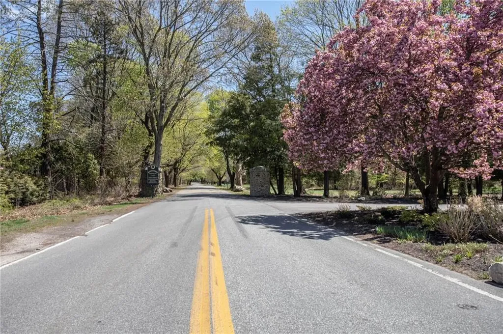 148 Andrew Comstock Road Warwick RI 02886
