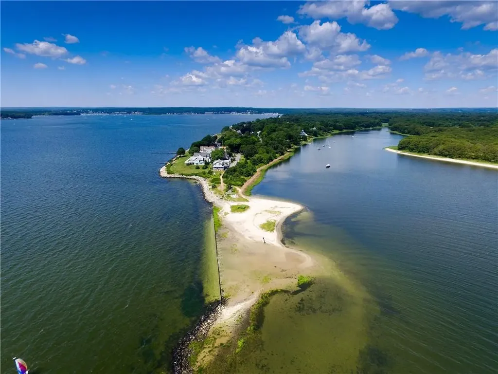 148 Andrew Comstock Road Warwick RI 02886