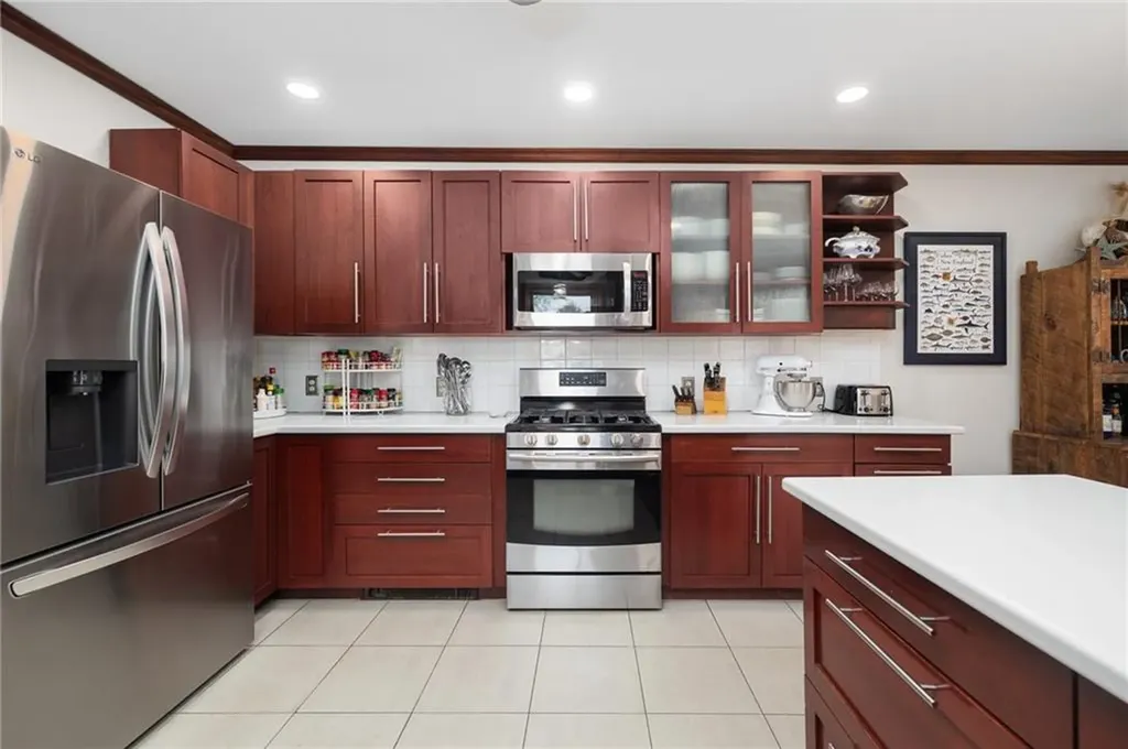 148 Andrew Comstock Road Warwick RI 02886