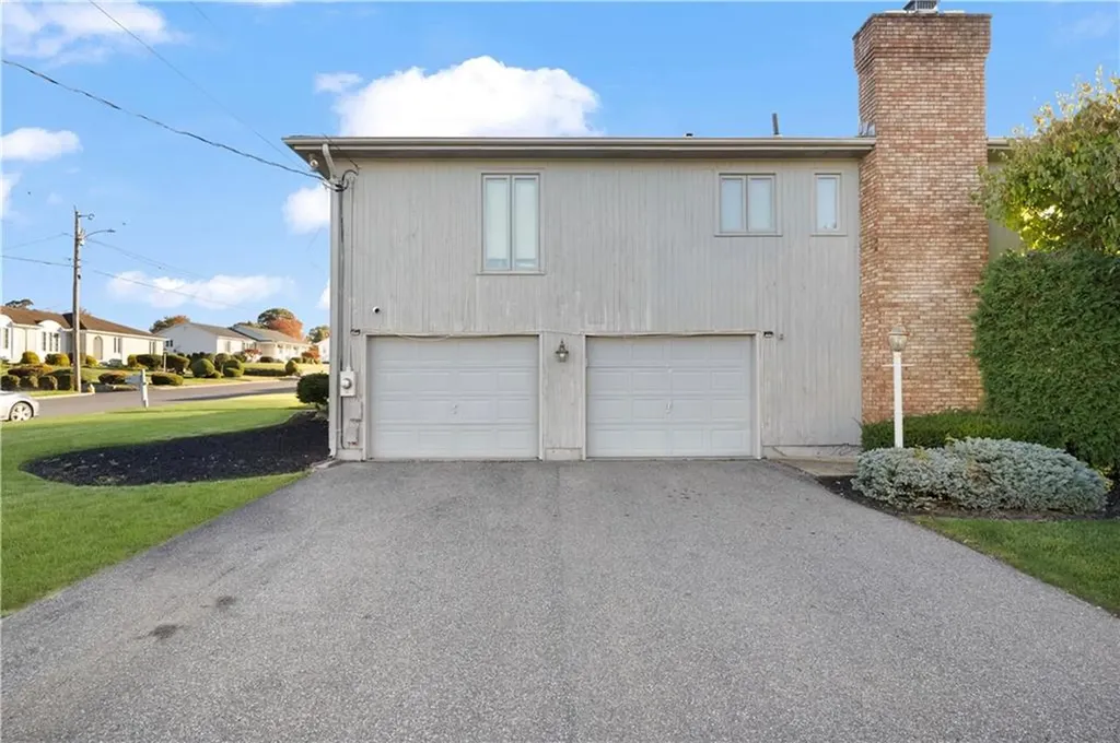 18 Carriage Way North Providence RI 02904