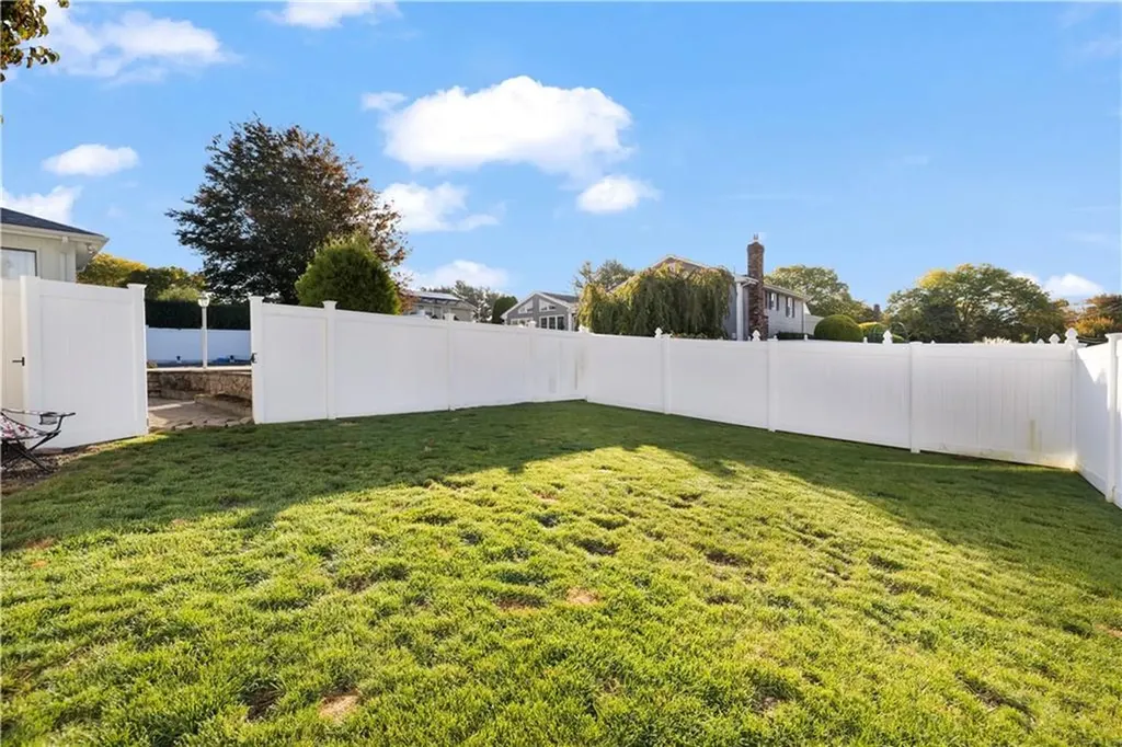 18 Carriage Way North Providence RI 02904