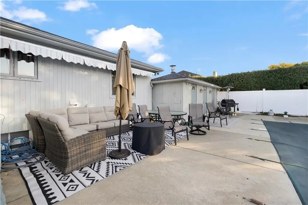 18 Carriage Way North Providence RI 02904