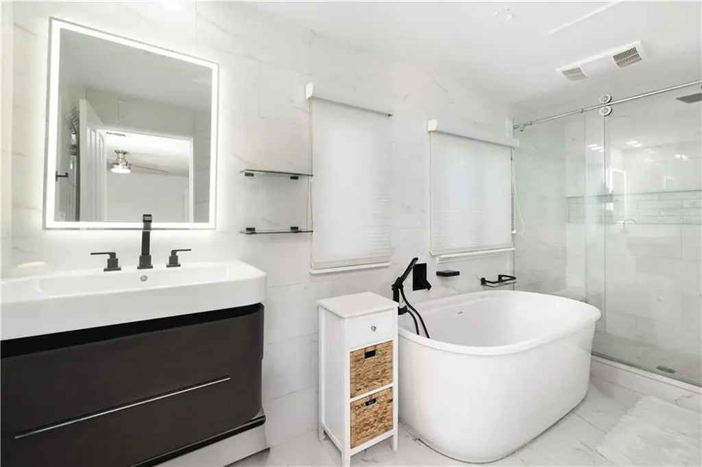 18 Carriage Way North Providence RI 02904