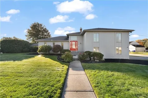 18 Carriage Way North Providence RI 02904