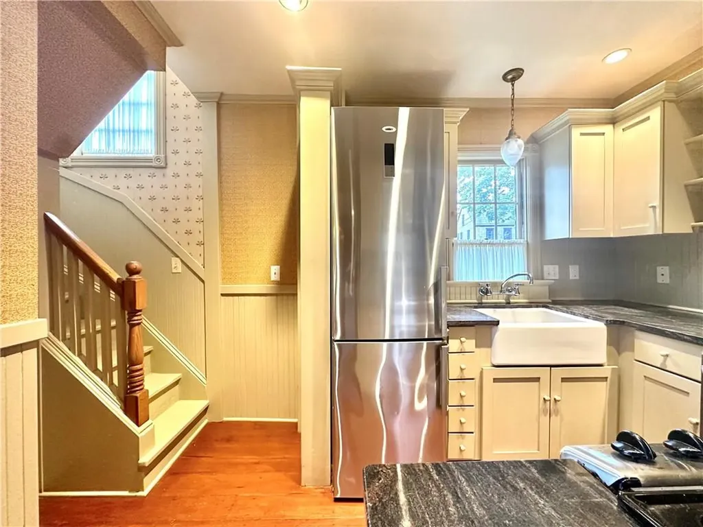 6 Cozzens Court Newport RI 02840