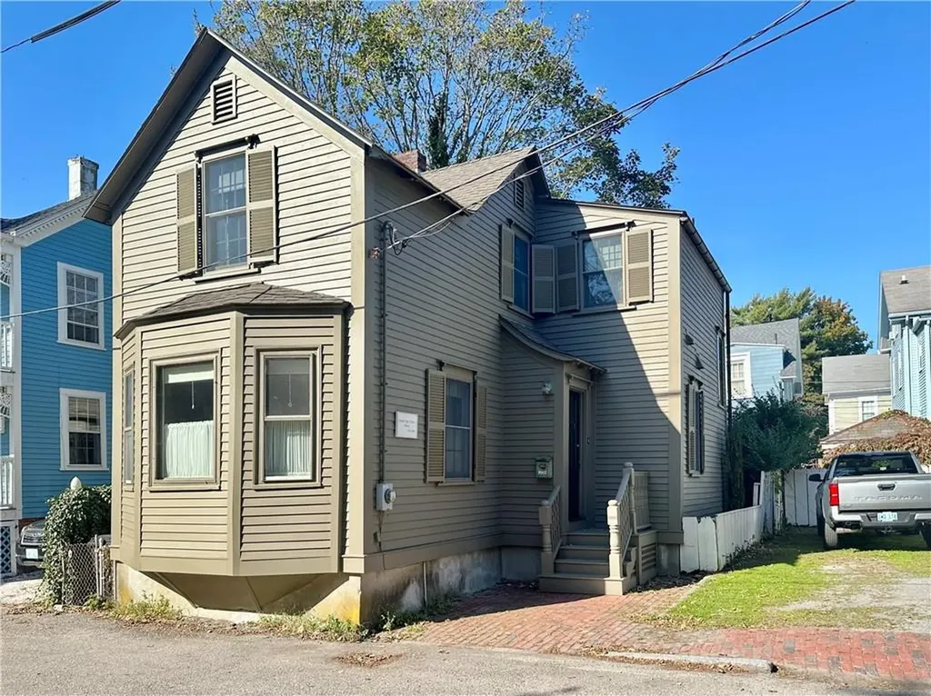 6 Cozzens Court Newport RI 02840