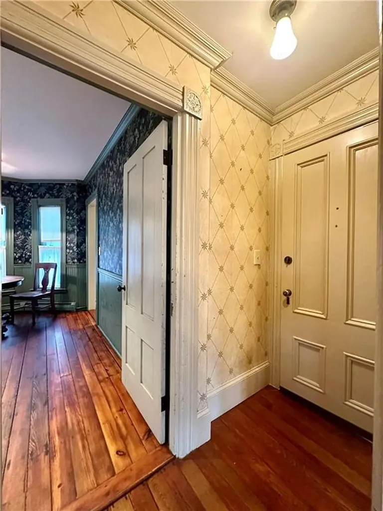 6 Cozzens Court Newport RI 02840