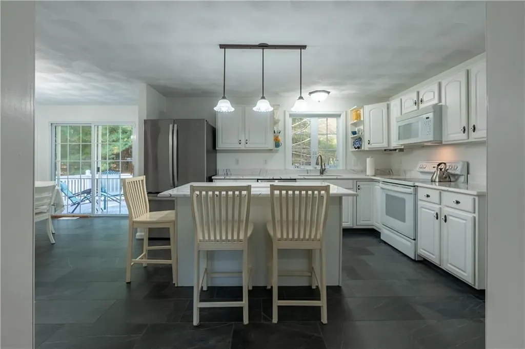 18 White Tail Circle Charlestown RI 02813