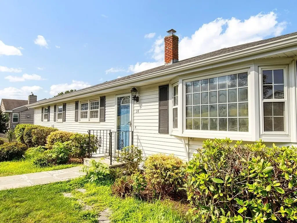 14 Algonquin Drive Middletown RI 02840
