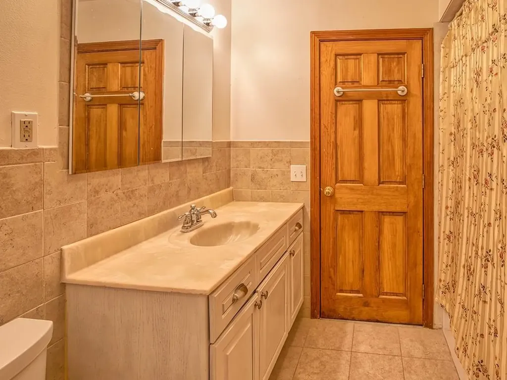 14 Algonquin Drive Middletown RI 02840