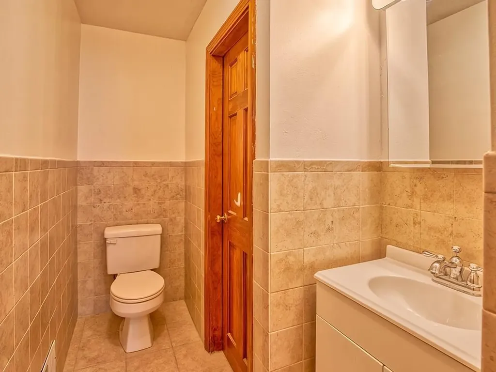14 Algonquin Drive Middletown RI 02840