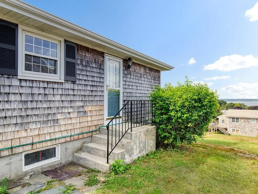 14 Algonquin Drive Middletown RI 02840