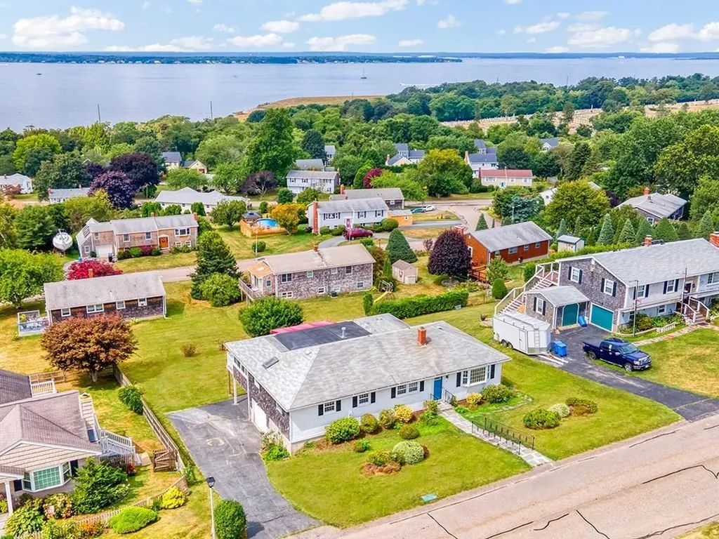 14 Algonquin Drive Middletown RI 02840