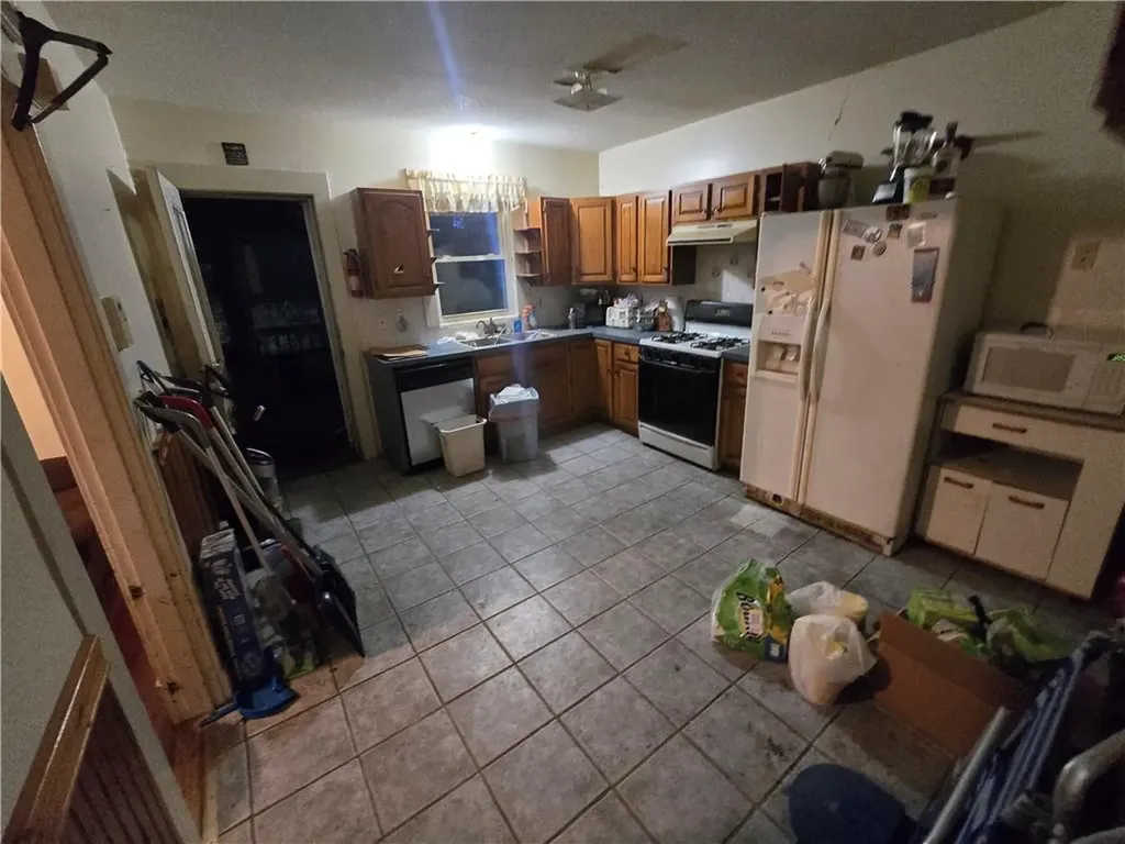 12 Lima Street Warwick RI 02889