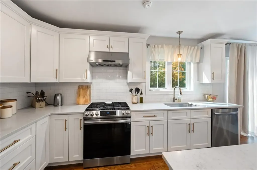 142 Swan Road Smithfield RI 02917