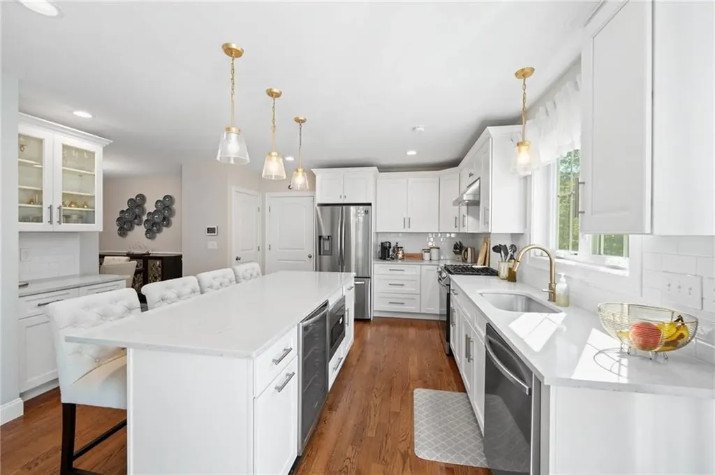 142 Swan Road Smithfield RI 02917