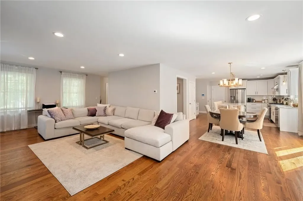 142 Swan Road Smithfield RI 02917