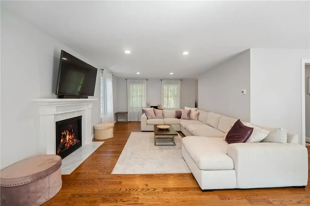 142 Swan Road Smithfield RI 02917