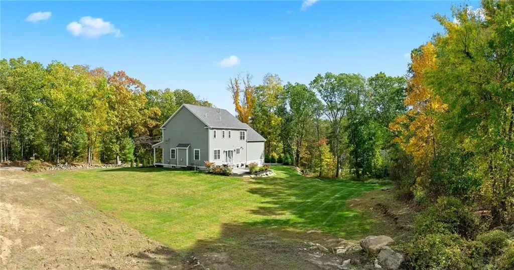 142 Swan Road Smithfield RI 02917