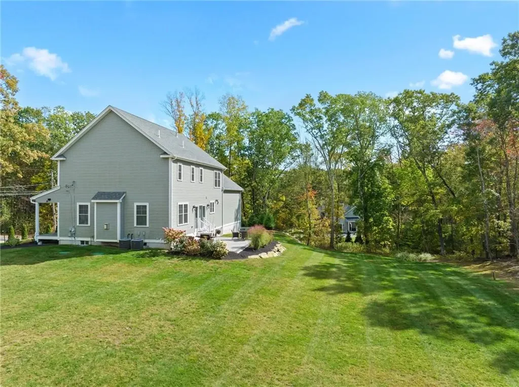 142 Swan Road Smithfield RI 02917