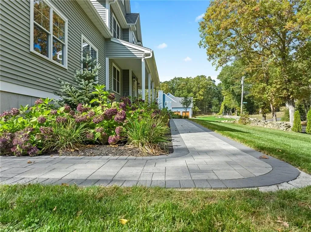 142 Swan Road Smithfield RI 02917