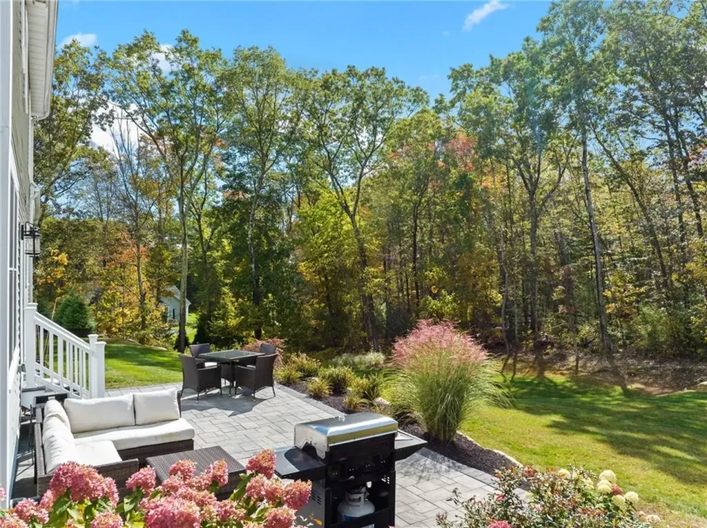 142 Swan Road Smithfield RI 02917