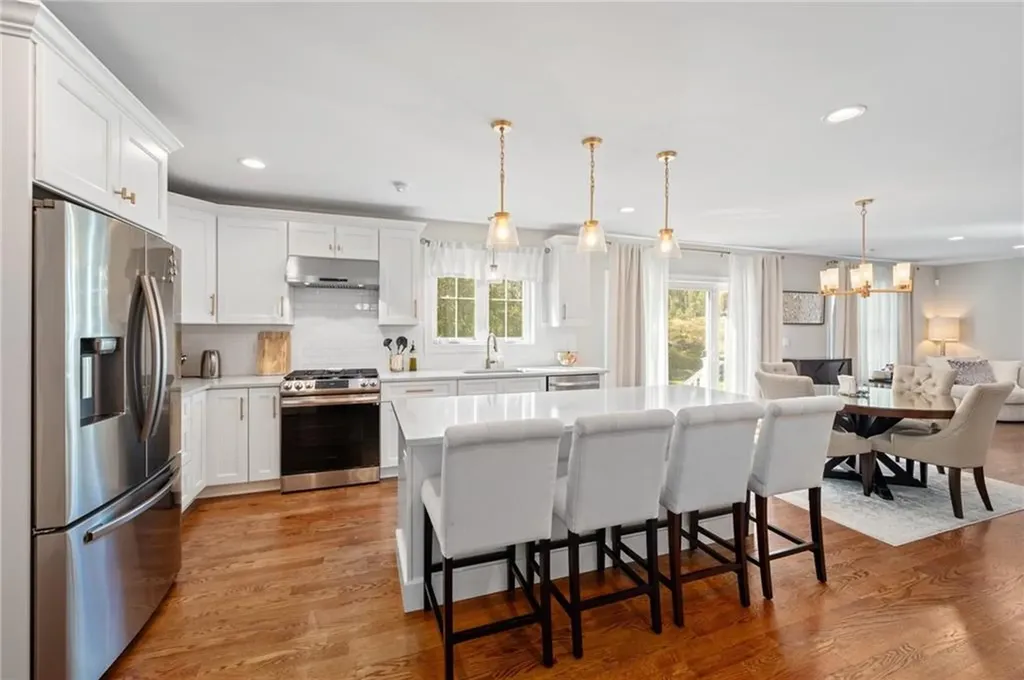 142 Swan Road Smithfield RI 02917