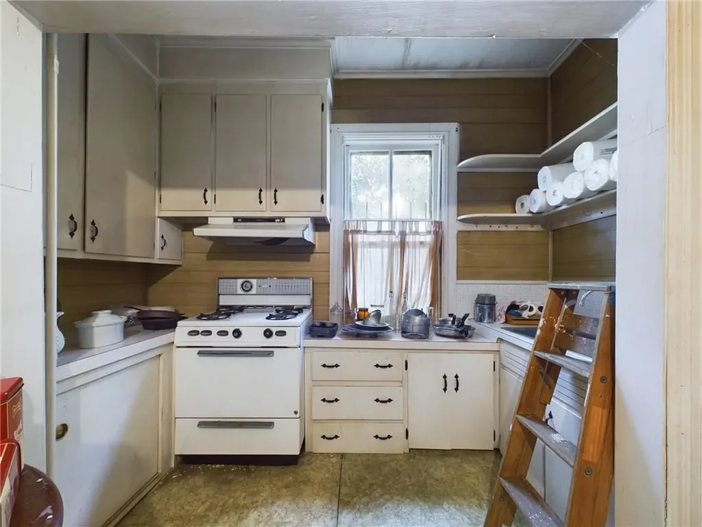 60 62 Bainbridge Avenue Providence RI 02909