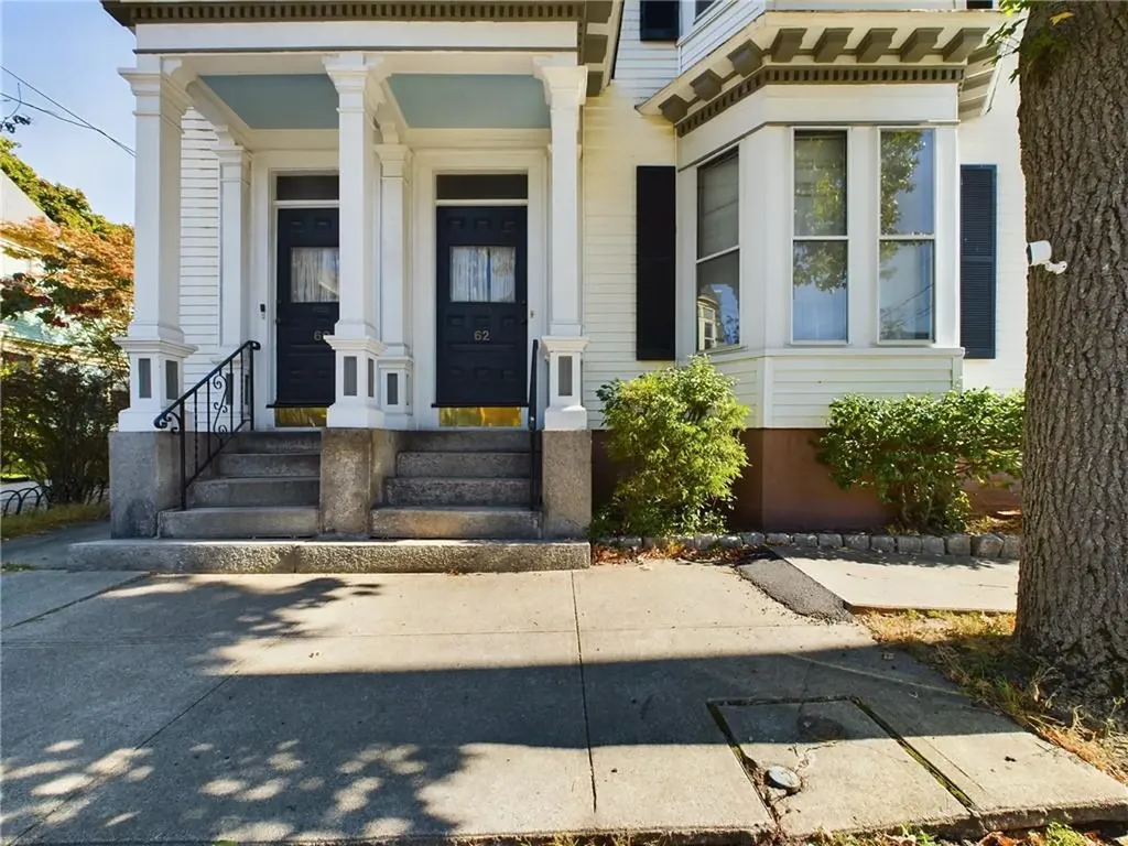 60 62 Bainbridge Avenue Providence RI 02909