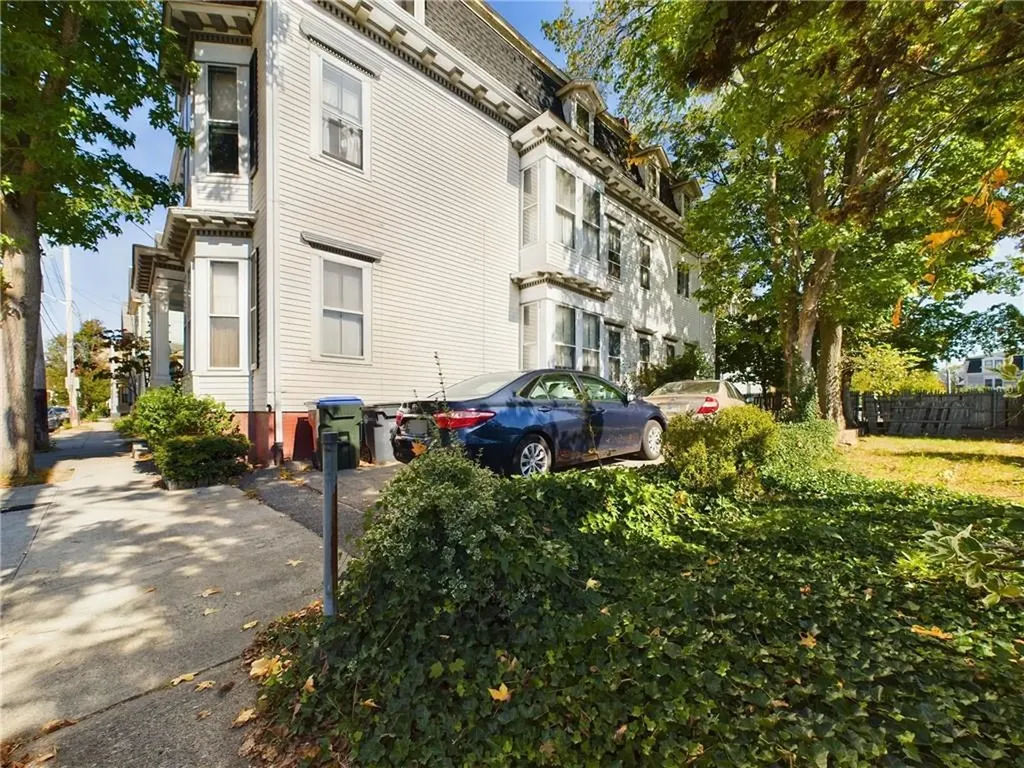 60 62 Bainbridge Avenue Providence RI 02909