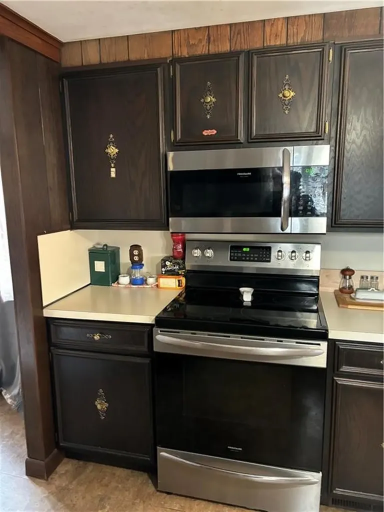 956 Oaklawn Avenue Cranston RI 02920