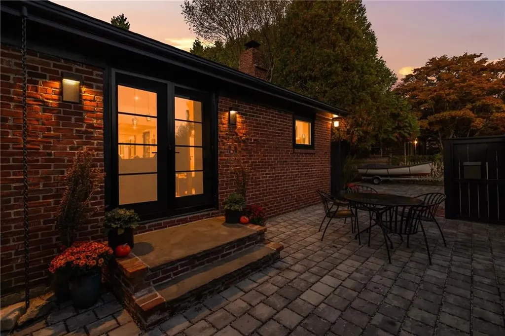 43 Palmer Street Newport RI 02840