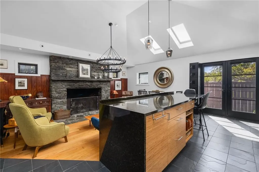 43 Palmer Street Newport RI 02840
