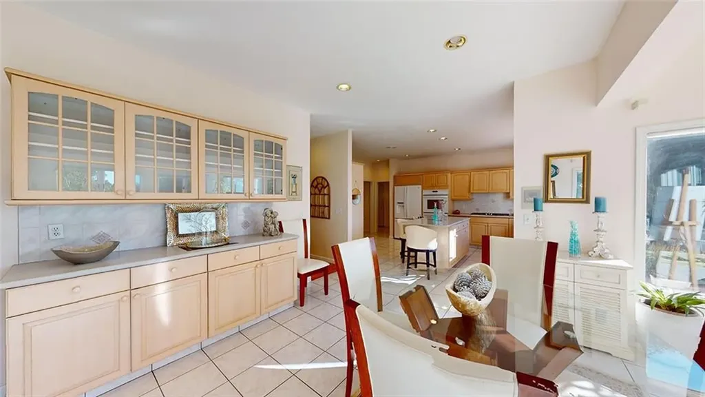 24 Michelle Circle Warwick RI 02886