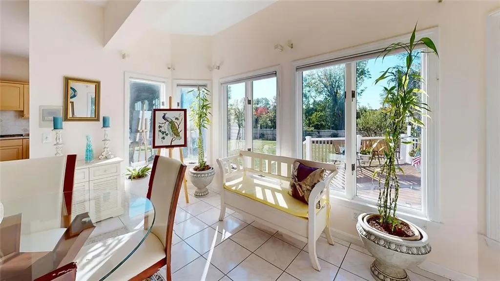 24 Michelle Circle Warwick RI 02886