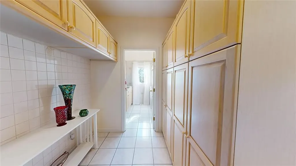 24 Michelle Circle Warwick RI 02886