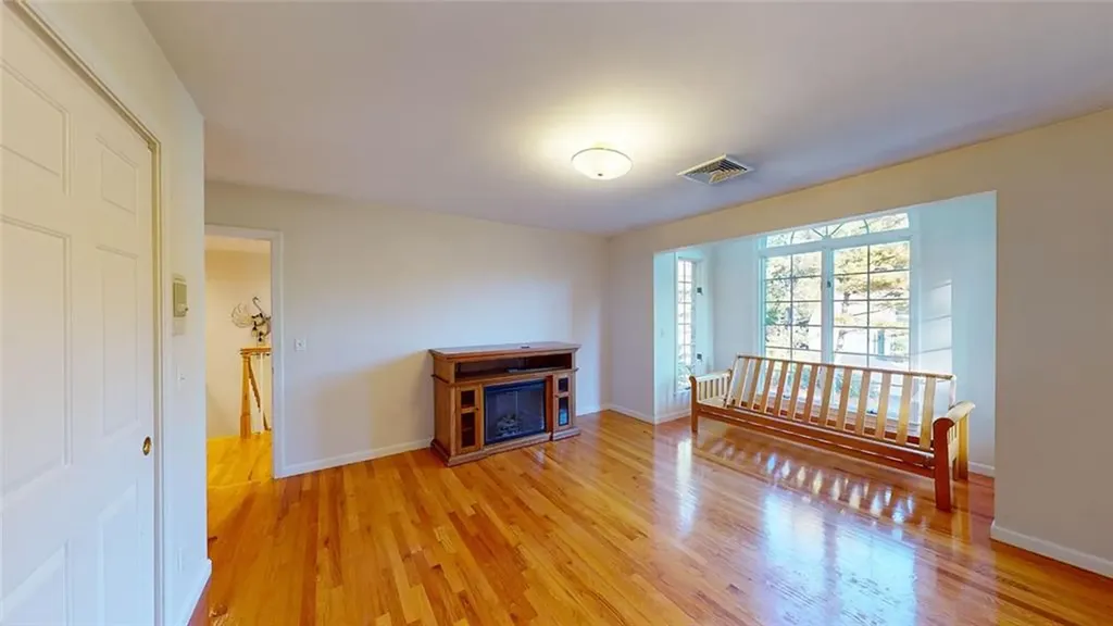 24 Michelle Circle Warwick RI 02886