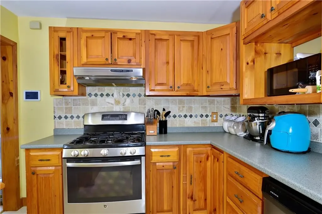 9 Hunter Avenue Johnston RI 02919