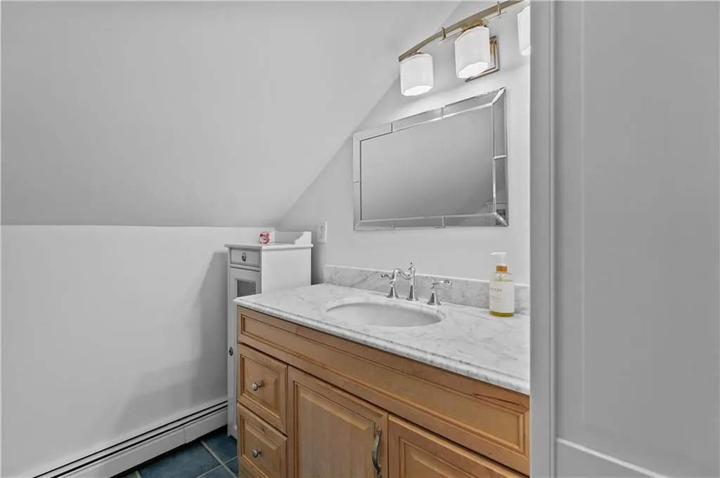 81 Lee Avenue Portsmouth RI 02871