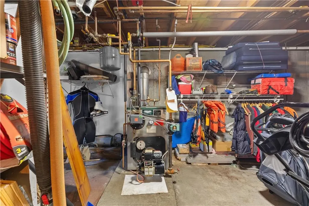 81 Lee Avenue Portsmouth RI 02871