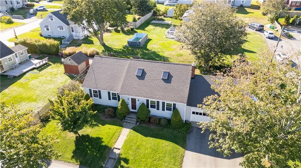 81 Lee Avenue Portsmouth RI 02871