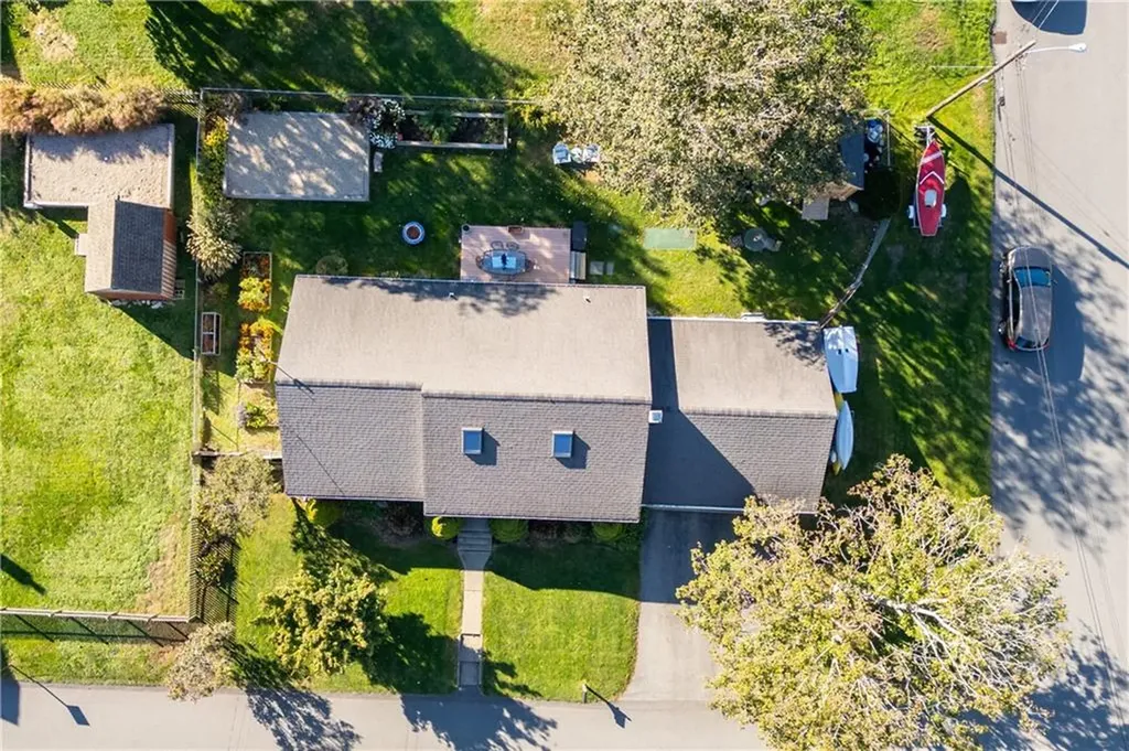 81 Lee Avenue Portsmouth RI 02871