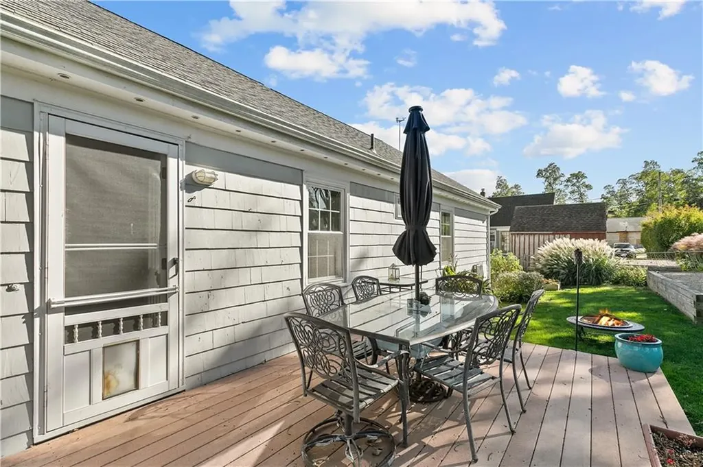81 Lee Avenue Portsmouth RI 02871