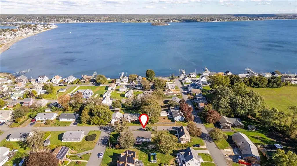81 Lee Avenue Portsmouth RI 02871