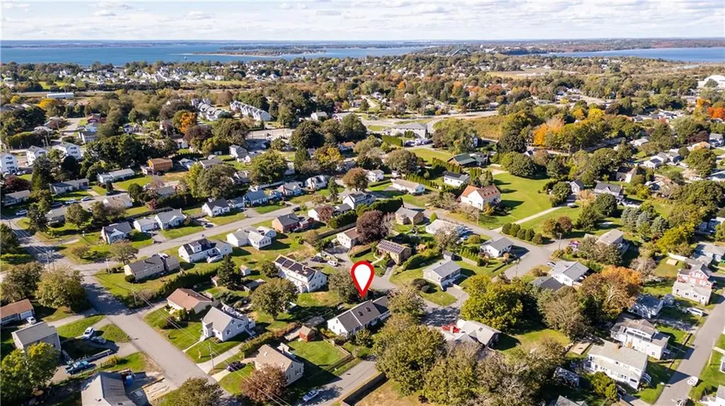 81 Lee Avenue Portsmouth RI 02871