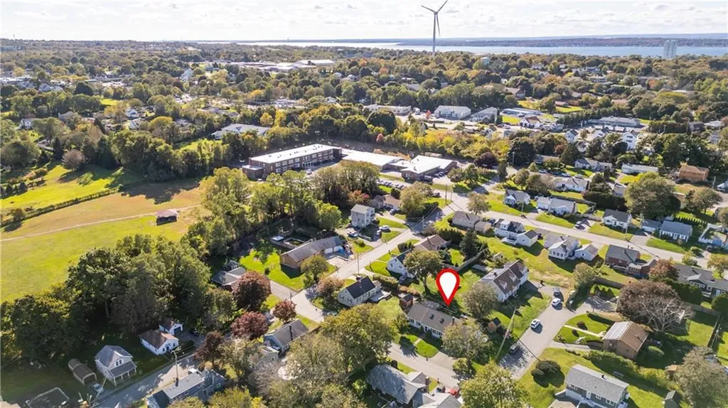 81 Lee Avenue Portsmouth RI 02871